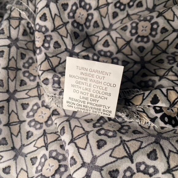 Notations - Women's 3X Button-Up Geometric Print Blouse - Picture 14 of 14